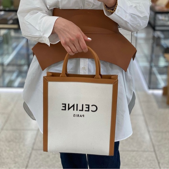 Celine Vertical shopping bag in beige canvas and brown leather - Picture 13 of 13